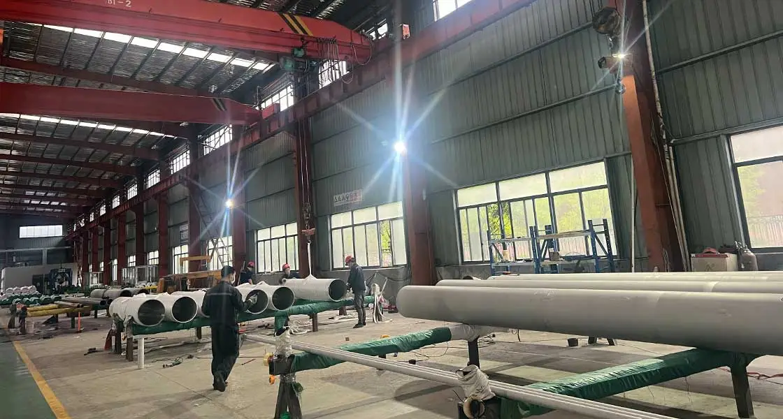 ATELIER DE TUYAU INOXYDABLE