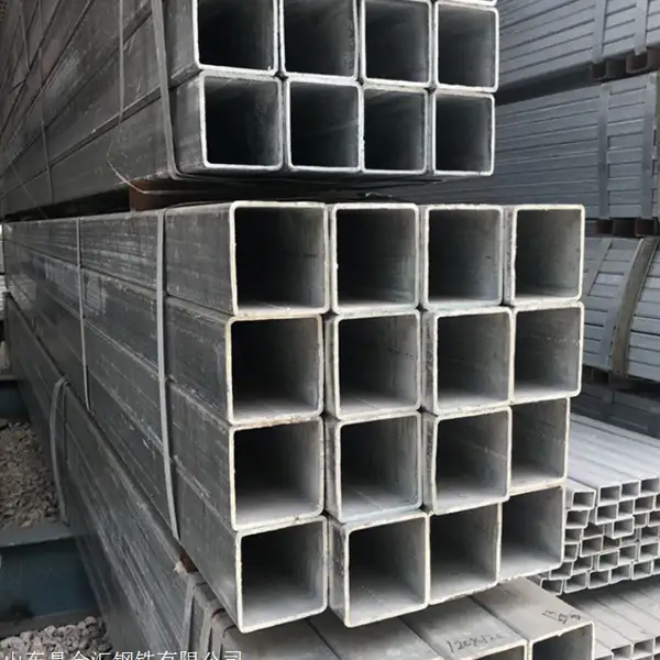 أنبوب صلب مربع