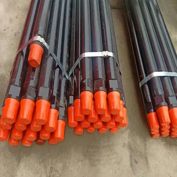 أنبوب الحفر ثقيل ، أنبوب سلس يوفر الدوران لتدوير سائل الحفر. يساعد الأنبوب على ضخ سائل الحفر في الحلقة.